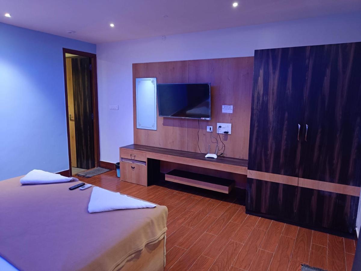 Umino Beach Resort Chennai Bagian luar foto
