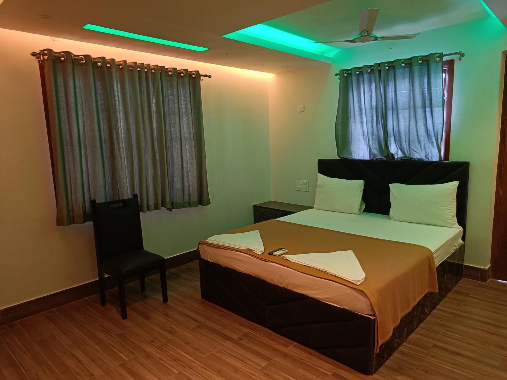 Umino Beach Resort Chennai Bagian luar foto