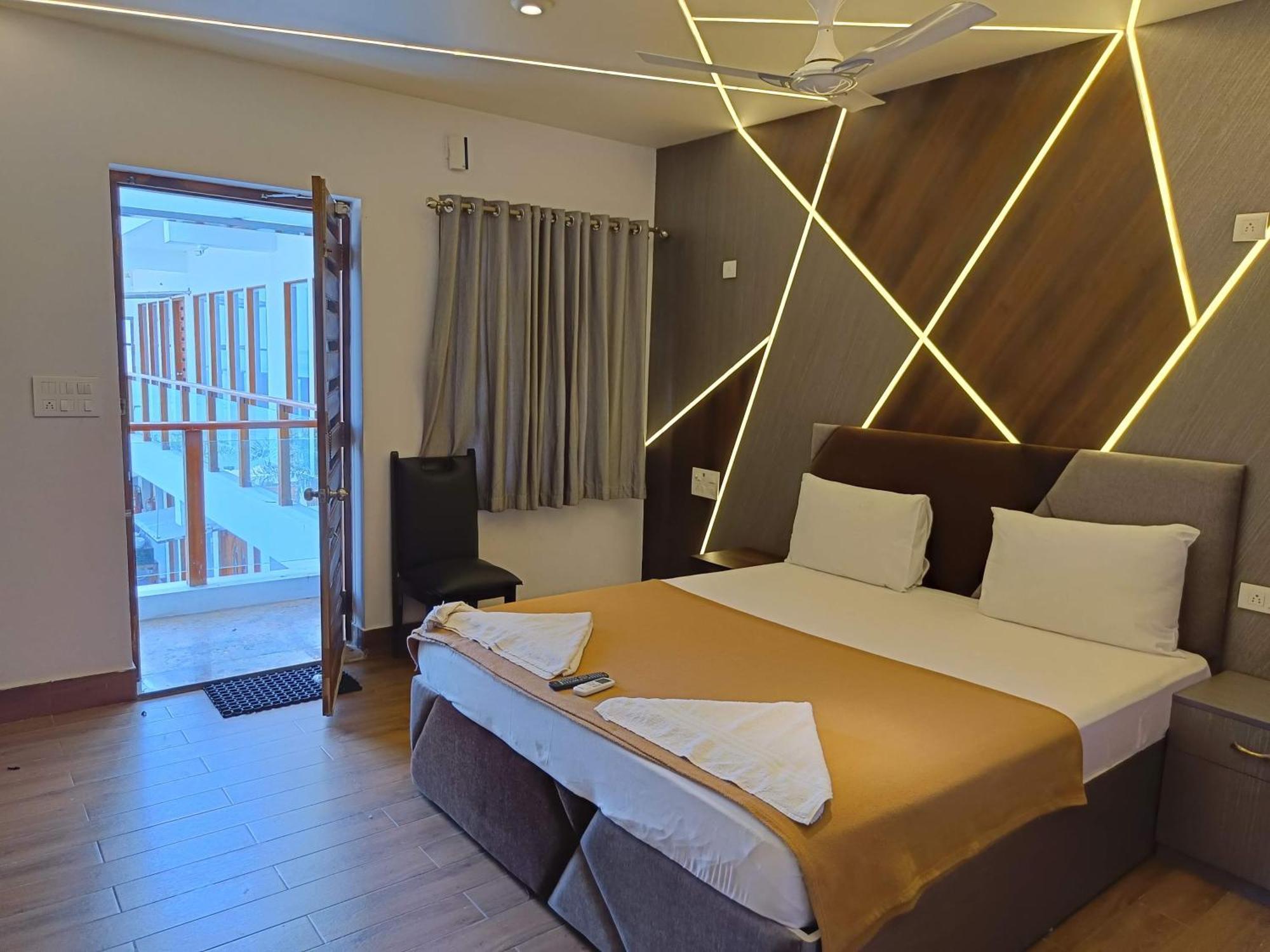 Umino Beach Resort Chennai Bagian luar foto